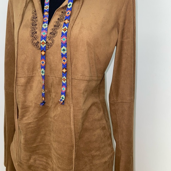 Max Studio women long sleeves blouse faux suede 
100% polyester RN# 58822 Cut# 7 - Picture 4 of 15